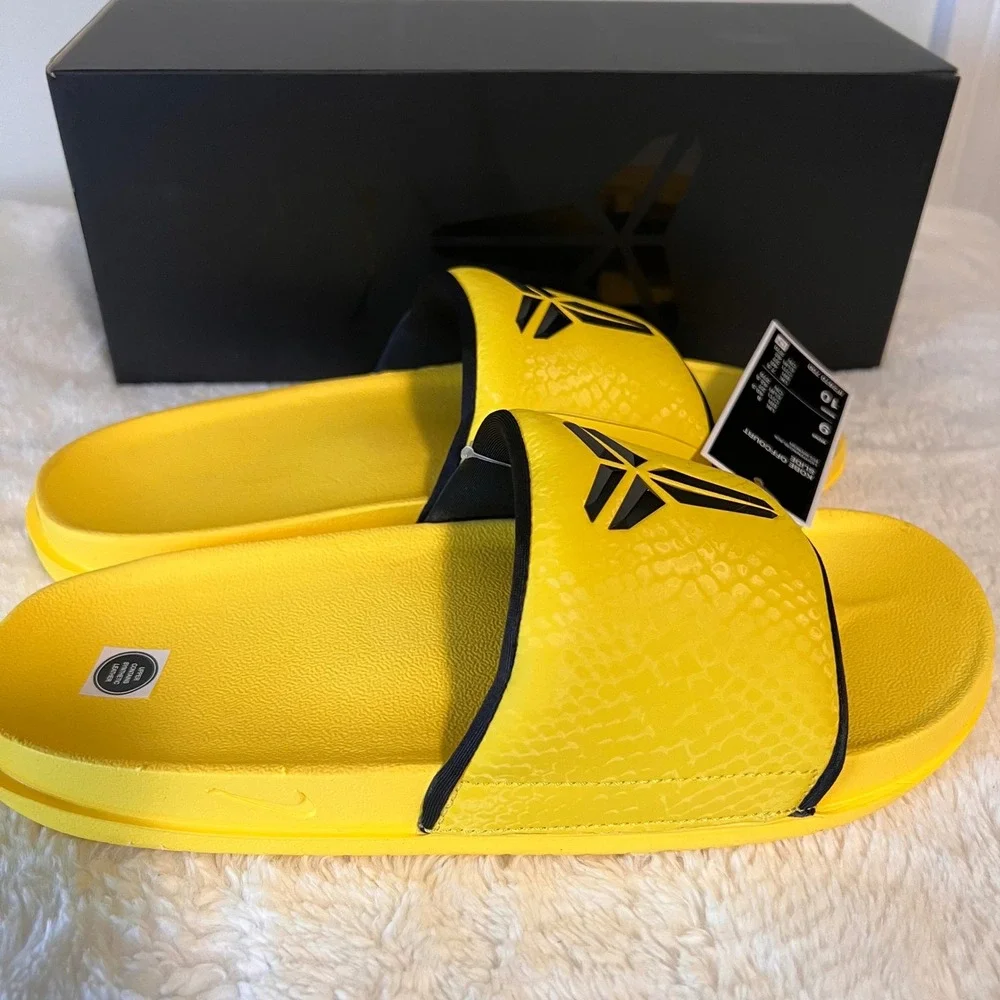 Nike Kobe Offcourt Slide Lightening Black Yellow‎ Men 9/ Women 10 IF2870 700 NWB